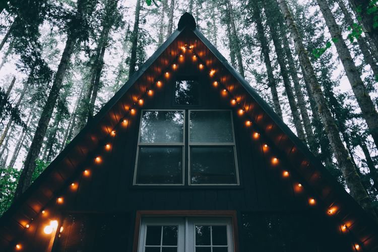 grinaldas de luzes LED exterior casa