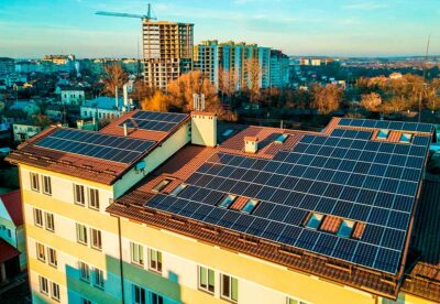 Placas solares fotovoltaicas de autoconsumo en una comunidad de vecinos